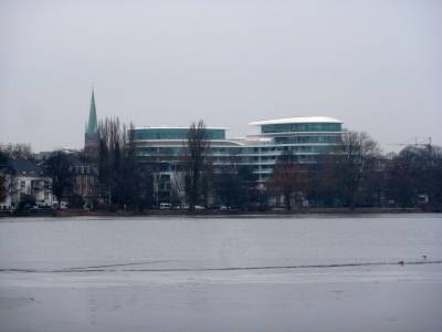 … alte Villen und moderne Betonarchitektur stilvoll kombiniert.