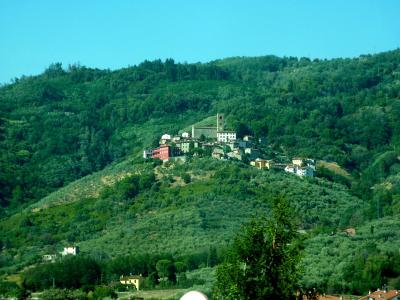 toskanisches Dorf am Hang