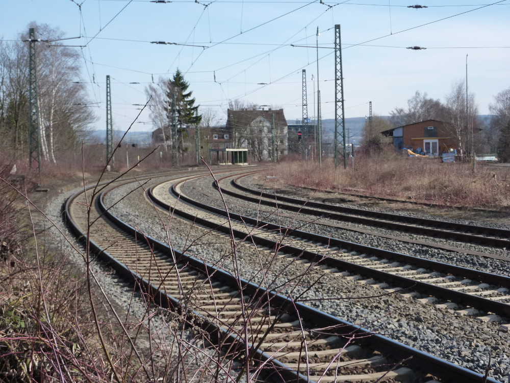 Bahnsteig des ehemaligen Personenbahnhofs Kassel-Niederzwehren